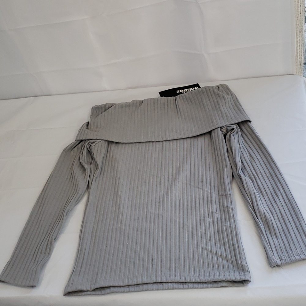 Long sleeve pullover blouse